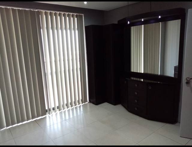 2 BEDROOM APARTMENT TO LET IN POINT WATERFRONT